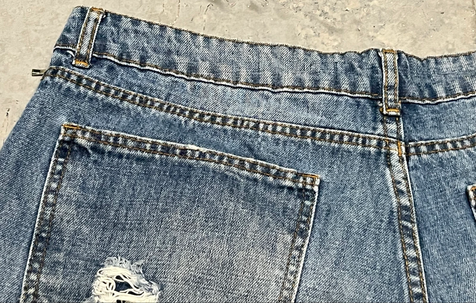 Shorts vaqueros cremalleras laterales  – photo 19